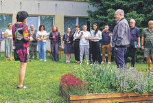 Zavítejte do nové biozahrady, která začátkem léta vznikla u klubovny ČSOP Klenice